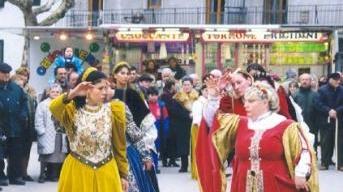 Lezione su usi e costumi medievali