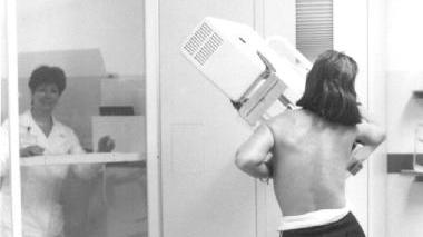 Tempi lunghi per la mammografia. A sinistra l’ospedale di Empoli