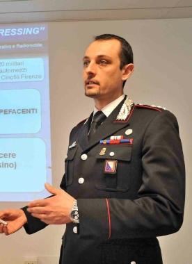 Il comandante di compagnia Alfredo Antro ha illustrato l’operazione e il meccanismo del mandato di arresto europeo