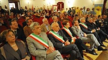 <b>SCANSANO. </b>Due momenti della manifestazione di ieri, sopra il sindaco Morini