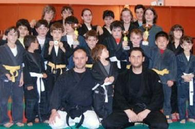 Foto di gruppo per i piccoli atleti 