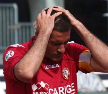 <b>LACRIME. </b>Luscita dal campo 