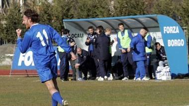 L’esultanza del bomber Fabbri, autore del gol decisivo