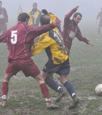 Unazione del Donoratico in un recente match e, sotto Gianluca Gronchi     