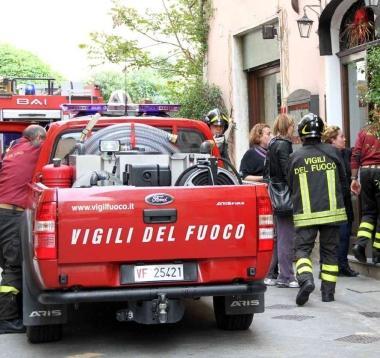 <b>IN VIA GUGLIELMI.</b> I vigili del fuoco al lavoro 