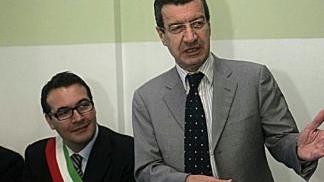 Da sinistra il sindaco Riccardo Franchi e il senatore Vannino Chiti