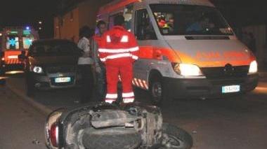 Fuori pericolo la donna coinvolta nello scontro tra auto e Vespa