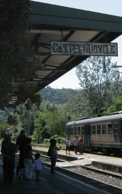 La stazione ferroviaria di Castelnuovo