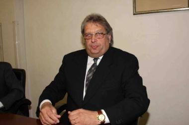 <b>ACCUSATO.</b> A destra, un canale del lago Sopra, Athos Pastechi 
