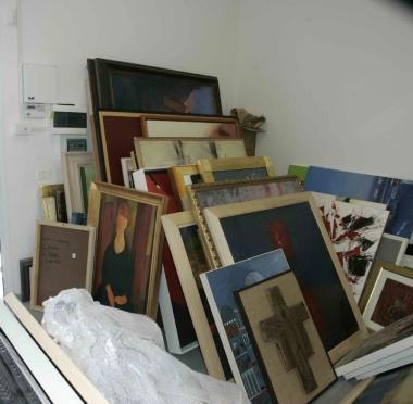 I quadri ancora sotto sequestro alla Porto 2000   