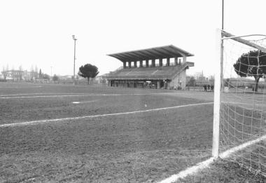 Il campo sportivo Chiavacci dietro lippodromo   