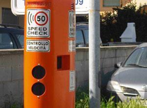 Autovelox, una macchina per fare soldi per i Comuni
