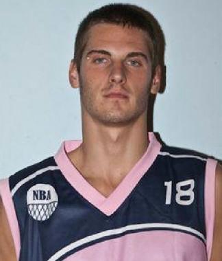 Il pivot Luca Benini (Bama Altopascio)           