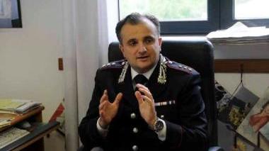 A sinistra la zona dove è caduto il marocchino ferito dopo il litigio con l’aullese e a destra il capitano Ciervo