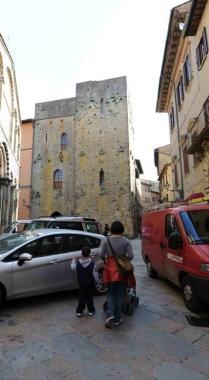 Auto nel centro storico 