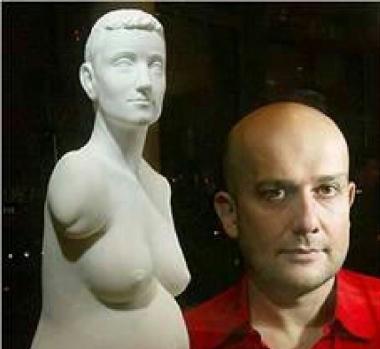 Lo scultore Marc Quinn           
