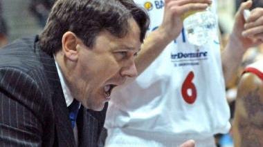 Maurizio Lasi nel debutto biancorosso ai playoff aprì con un -20 A destra Pillastrini: in una finale playoff di Lega2 ne ha presi 31