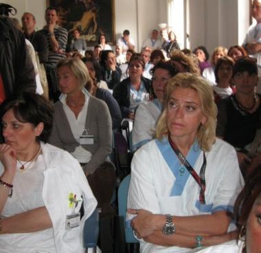 Un particolare dellassemblea di ieri che ha visto riuniti molti dipendenti dellAsl durante lincontro con le Rsu per decidere le azioni di protesta da avviare      
