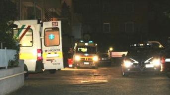 Ambulanze, polizia e carabinieri lunedì notte in via Aporti