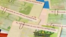 Sorpresi con 1.200 euro falsi stavano per spacciarli in città