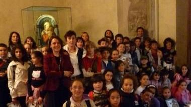 Gli alunni e le insegnanti della scuola primaria Carducci di Fucecchio che hanno visitato Palazzo Medici Riccardi