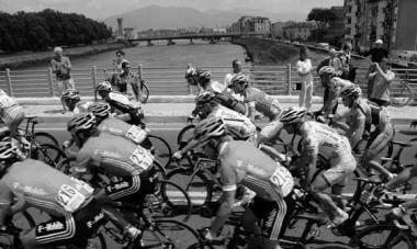 Maggio 2006: il passaggio del Giro da Pisa    