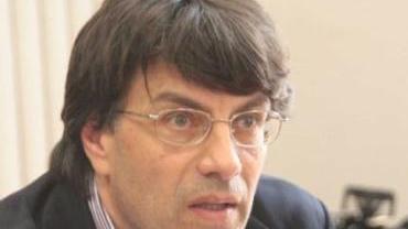 Il pm Massimo Mannucci e, a destra, la polizia lucchese illustra l’operazione