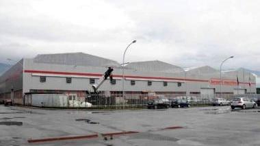 Lo stabilimento della Barsanti Macchine e l’avvocato Claudio Lalli