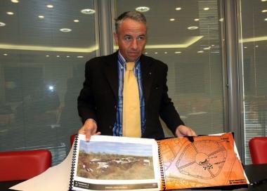 Stefano Frangerini mostra il suo progetto. Uno scorcio dello chalet
