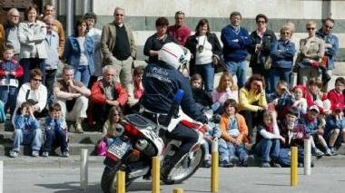 Ci sarà anche una esibizione dei motociclisti della polizia municipale