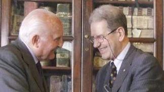 Il senatore Oscar Luigi Scalfaro con il professor Settis