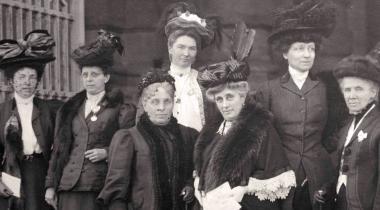 Al centro della foto, risalente ai primi del Novecento, la contessa Gabriella Rasponi Spalletti 