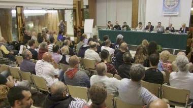 L’assemblea dei pescatori sub al Golf Hotel di Tirrenia