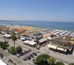 Cambia il salotto buono ora la Passeggiata è low-cost