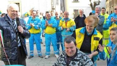 Inaugurazione di un furgone per i servizi sociali della Misericordia