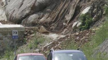 Principio di frana sulla regionale 325