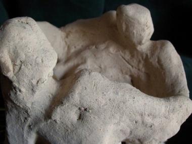Due delle opere in mostra alla collettiva tattile alla Cittadella 