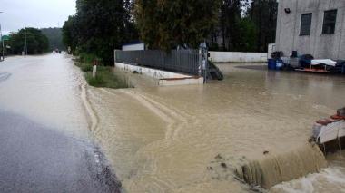 Un capannone allagato su via delle Sorgenti al Piersanti