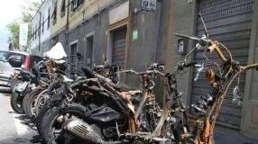 <b>ROGO DOLOSO.</b> I motorini dati alle fiamme sabato notte