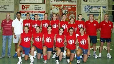 Il gruppo della I’ Giglio Ghizzani che sta prendendo parte ai playoff del campionato di serie B2 femminile