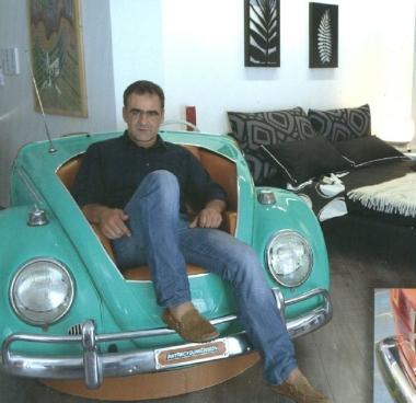 <b>AUTOSALOTTO </b>Lorenzo Tozzi accomodato sul Maggiolino A sinistra Mercedes-sof&agrave; 