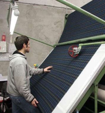 Lavoro: qualcosa torna a muoversi nel tessile  