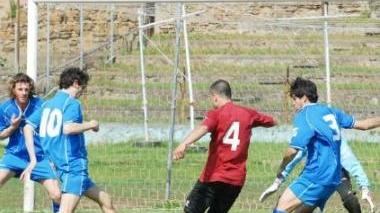 Castiglioncello frena a Livorno Ora deve vincere, Pro favorita