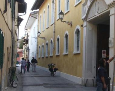 Il Museo del Tessuto in via S. Chiara  