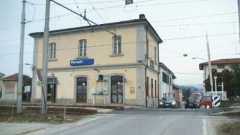 La stazione ferroviaria di Porcari è da tempo in stato di abbandono (Vip)