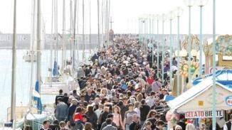 <b>DESTAGIONALIZZAZIONE.</b> Turisti sul Molo a primavera