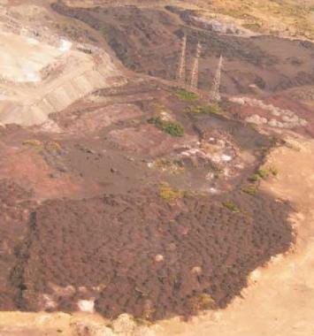 Una veduta aerea della discarica Lucchini       