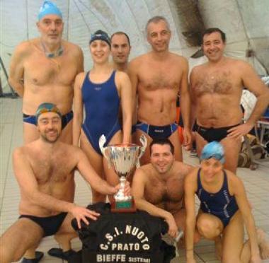 Una formazione del Csi Nuoto Master Bieffe Sistemi 