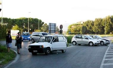 Un incidente in via Livornese una delle strade dove sono avvenuti pi&ugrave; scontri secondo la Provincia 
