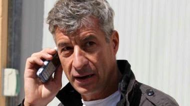 Da sinistra in senso orario Maurizio Cattelan, il Mazzini e l’onorevole Fabio Evangelisti